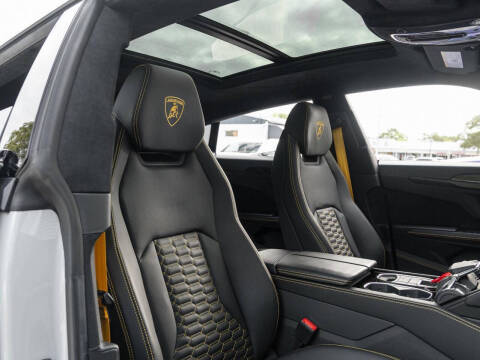 2022 Lamborghini Urus