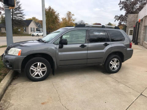 2006 Mitsubishi Endeavor for sale at HATCHER'S C.A.R.S. Inc in Mahomet IL