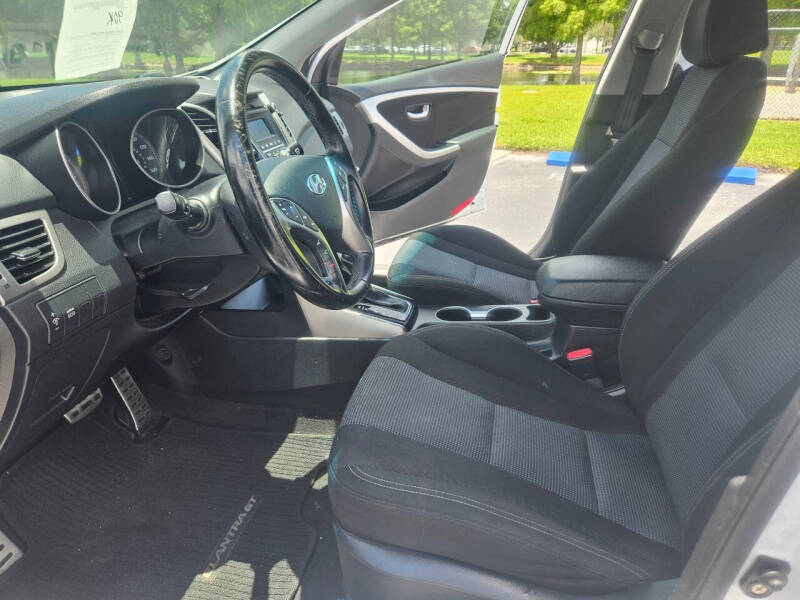 2016 Hyundai Elantra GT Base photo 23