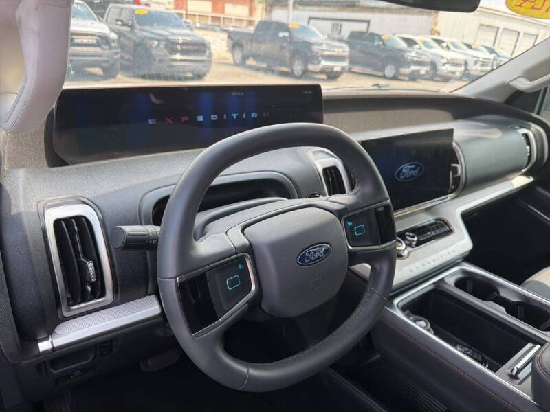 2025 Ford Expedition Active