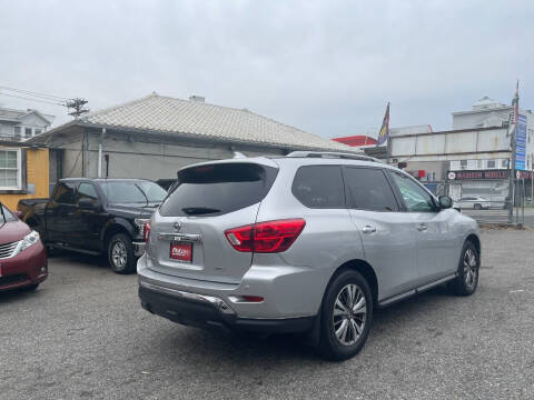 2020 Nissan Pathfinder S