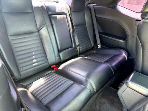 2011 Dodge Challenger R/T Plus