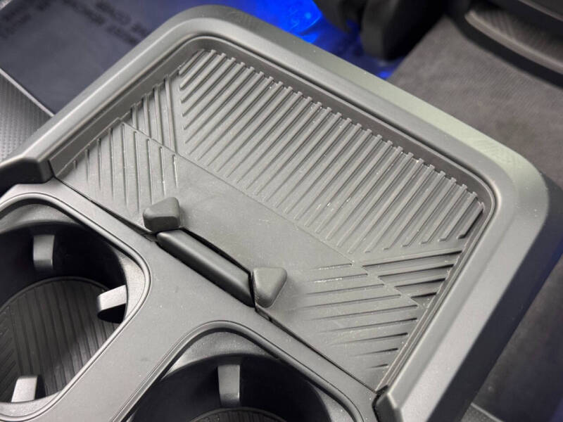 2023 BMW 7 Series 740i