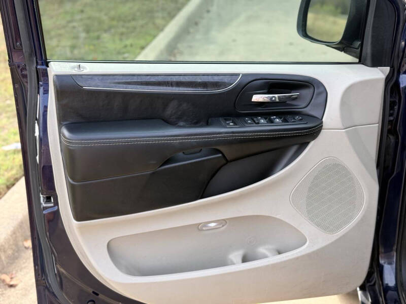 2015 Chrysler Town and Country Touring