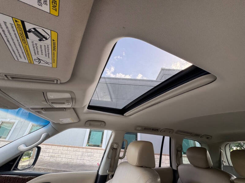 2017 Nissan Armada SV