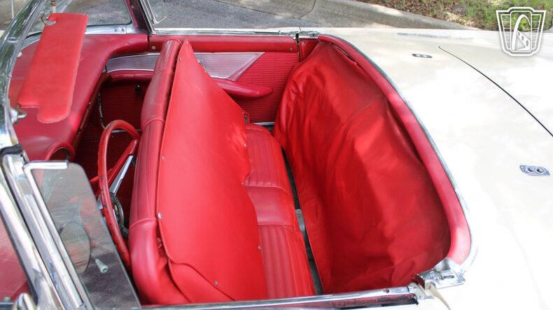 1957 Ford Thunderbird