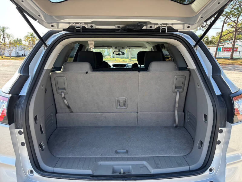 2017 Chevrolet Traverse LS