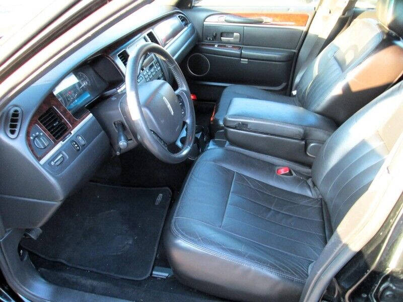 2011 Lincoln Town Car Executive L