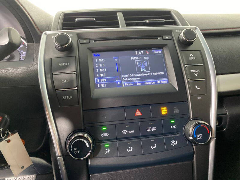 2017 Toyota Camry SE