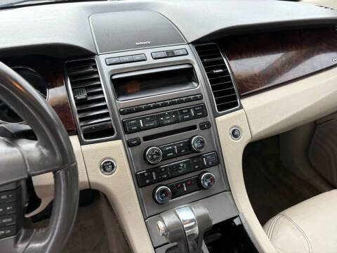 2011 Ford Taurus SEL