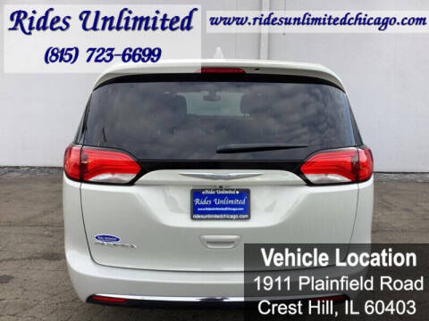 2017 Chrysler Pacifica Touring-L