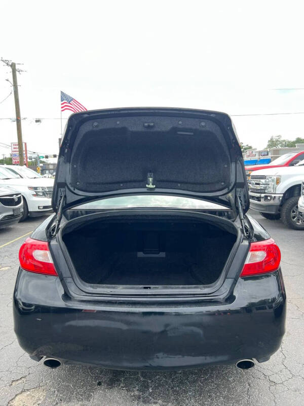 2012 Infiniti M37