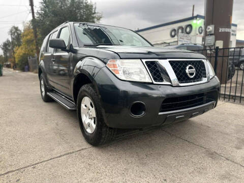 2011 Nissan Pathfinder LE