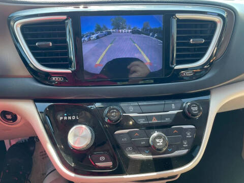 2017 Chrysler Pacifica Touring