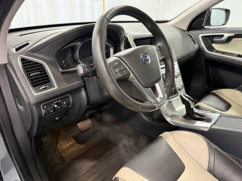 2017 Volvo XC60 T5 Dynamic