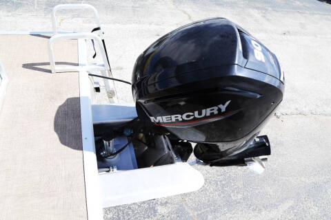 2020 Sun Tracker PANTOON BOAT