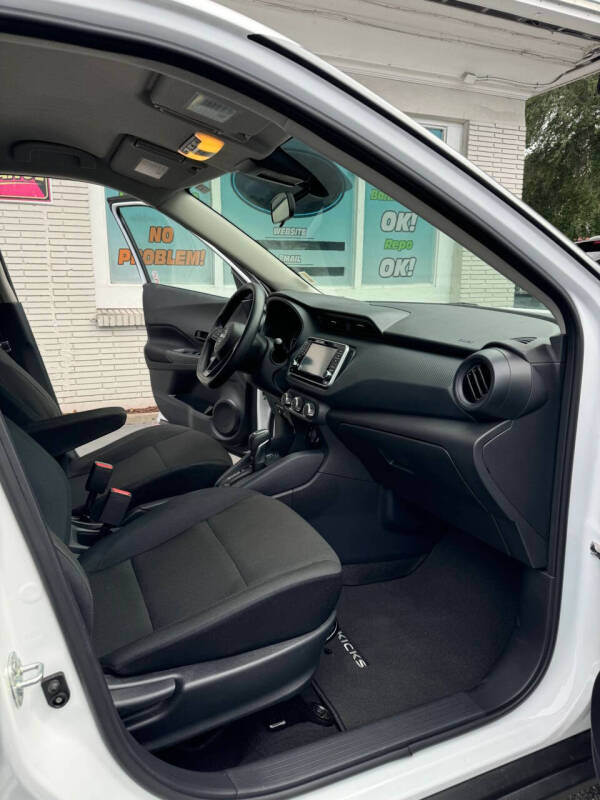 2024 Nissan Kicks S