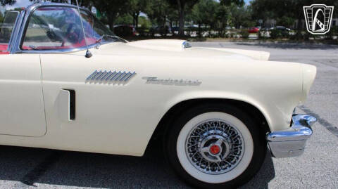 1957 Ford Thunderbird