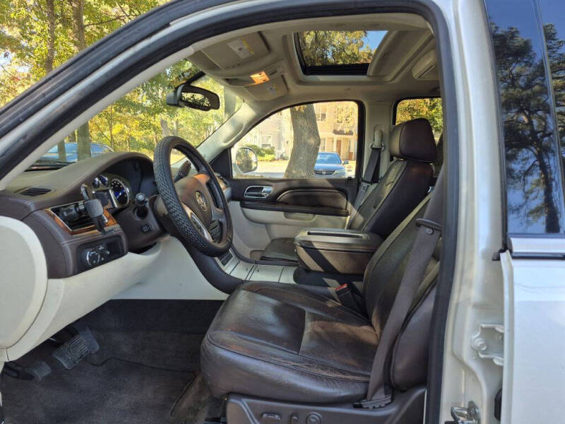 2011 Cadillac Escalade Platinum Edition