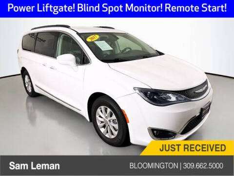 2017 Chrysler Pacifica Touring-L Photo