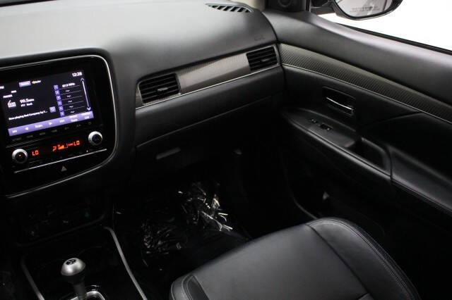 2020 Mitsubishi Outlander SE