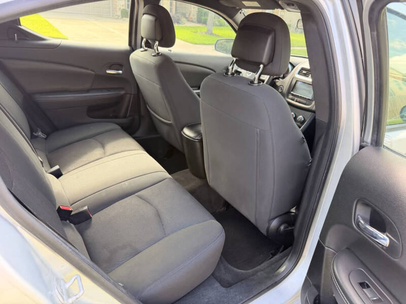 2012 Dodge Avenger SE
