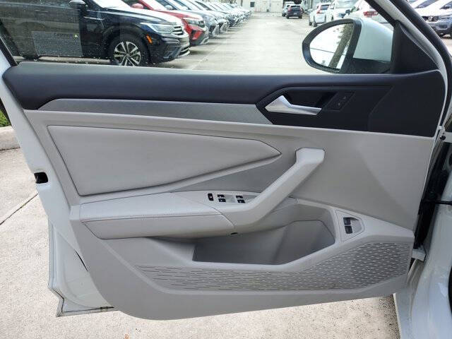 2023 Volkswagen Jetta SE