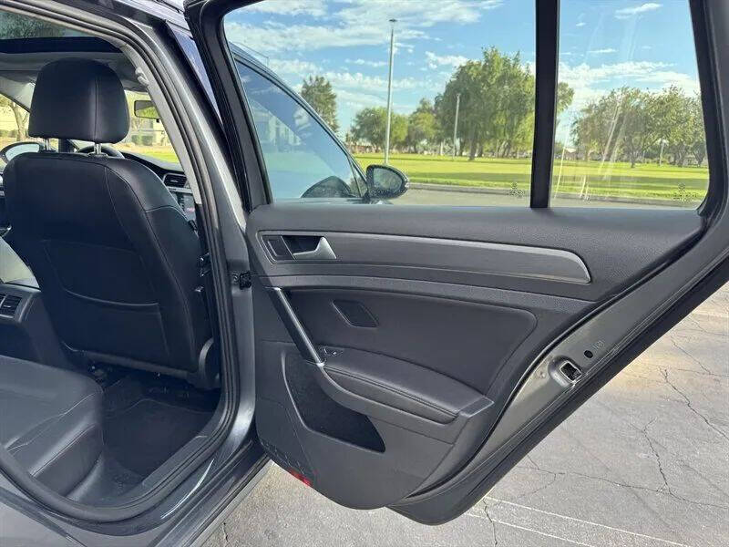 2018 Volkswagen Golf SportWagen