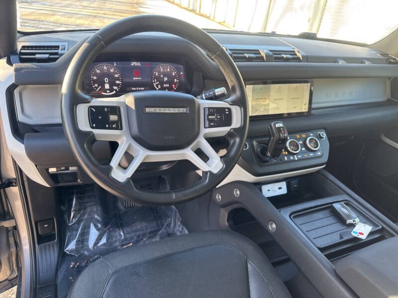 2020 Land Rover Defender 110 SE