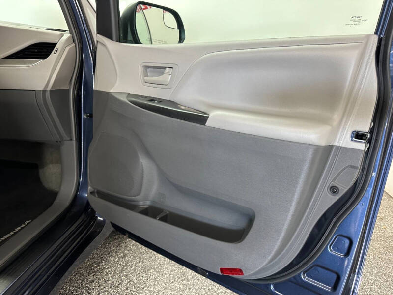 2019 Toyota Sienna L 7-Passenger