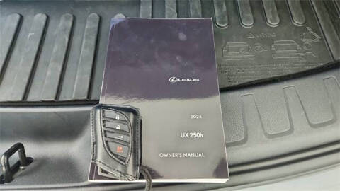 2024 Lexus UX 250h Premium