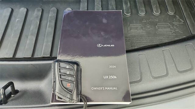 2024 Lexus UX 250h Premium
