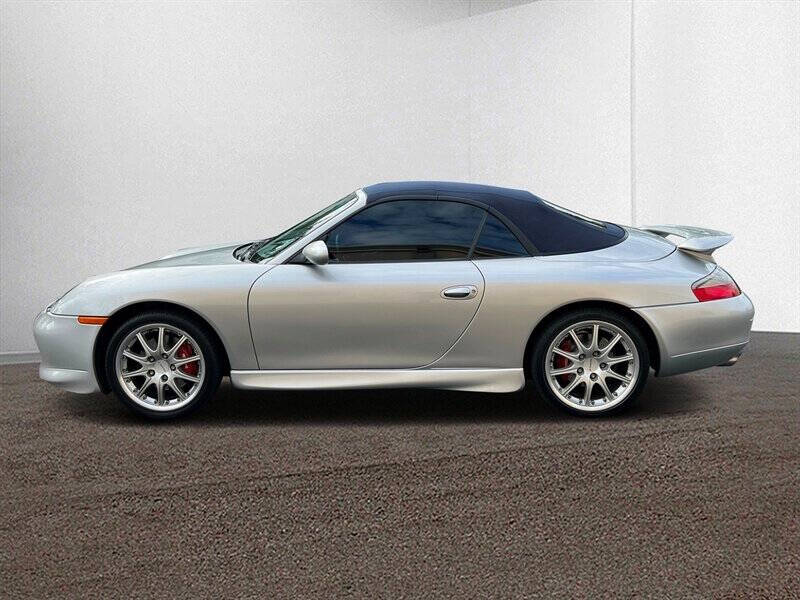 2001 Porsche 911 Carrera photo 2