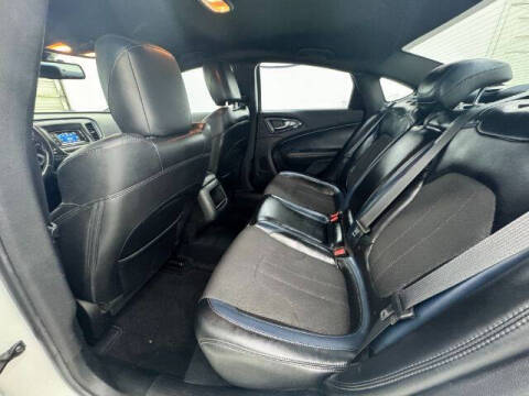 2015 Chrysler 200 S