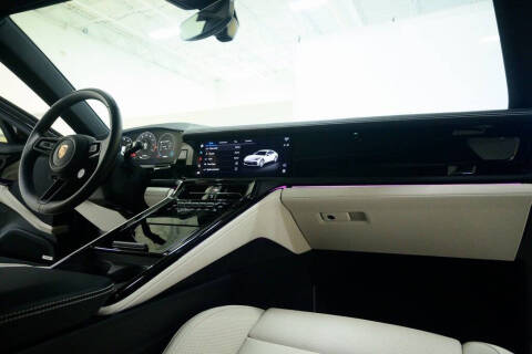 2025 Porsche Panamera 4