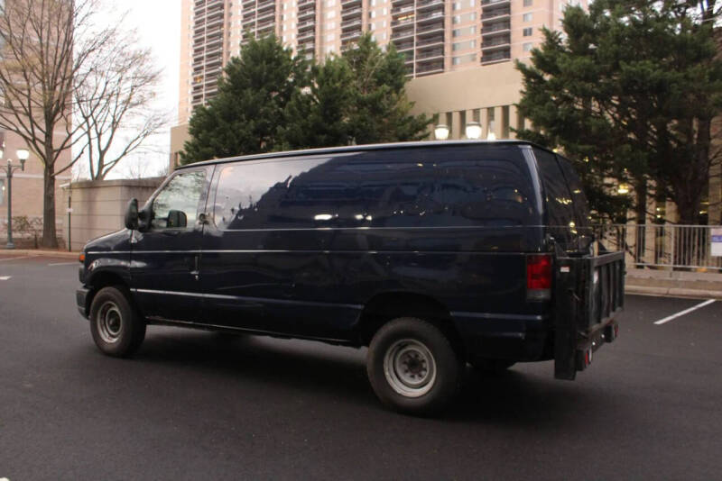 2013 Ford E-Series E-350 SD