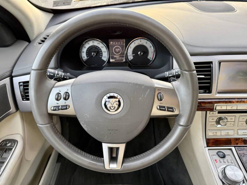 2011 Jaguar XF Premium