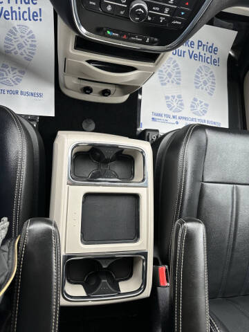 2014 Chrysler Town and Country Touring