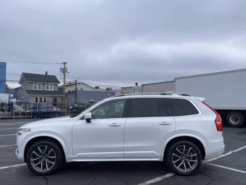 2019 Volvo XC90 T5 Momentum
