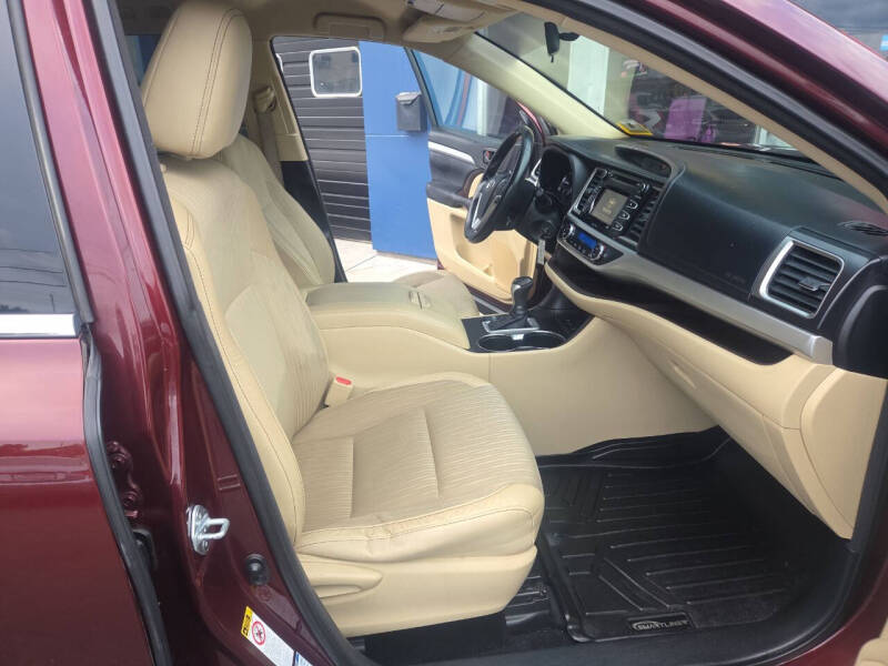 2015 Toyota Highlander LE