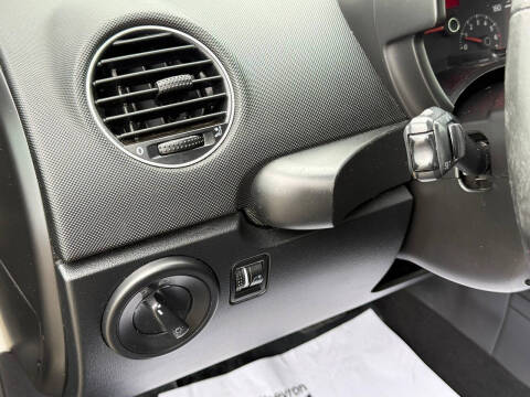 2009 Volkswagen New Beetle Base PZEV