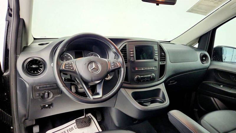 2023 Mercedes-Benz Metris Passenger
