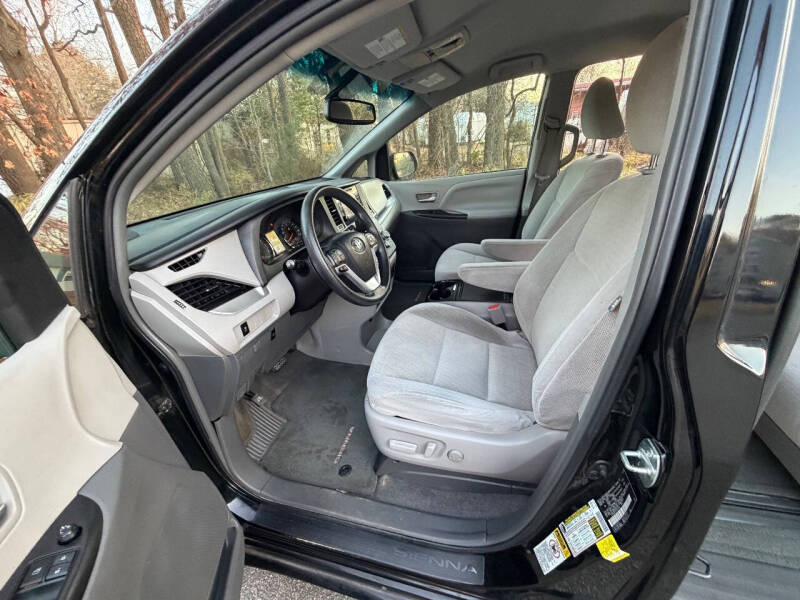 2015 Toyota Sienna LE 8-Passenger