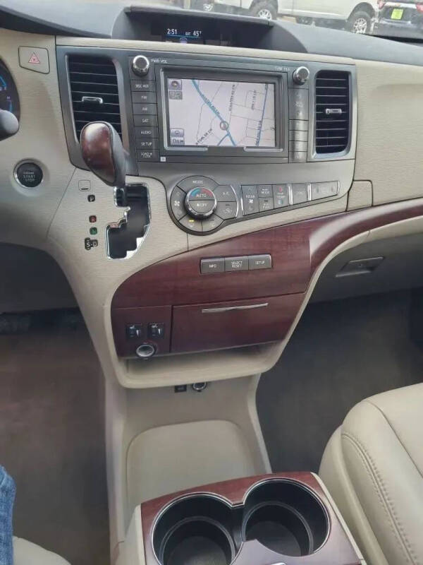 2012 Toyota Sienna Limited 7-Passenger