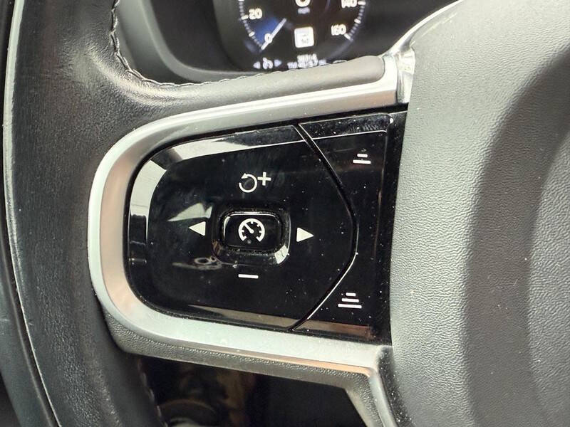 2021 Volvo S60 T6 Momentum