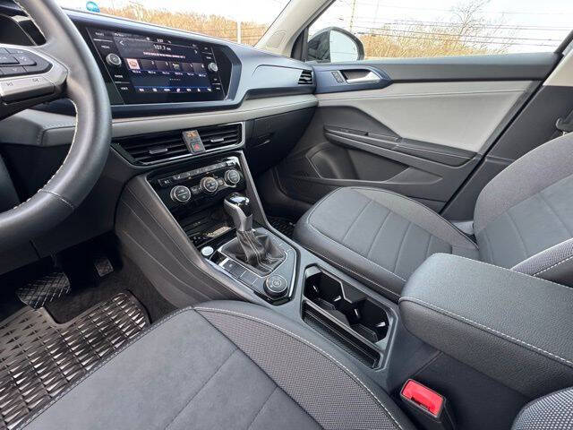 2024 Volkswagen Taos SE 4Motion