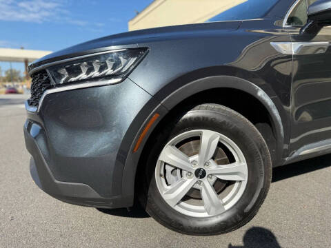 2023 Kia Sorento LX