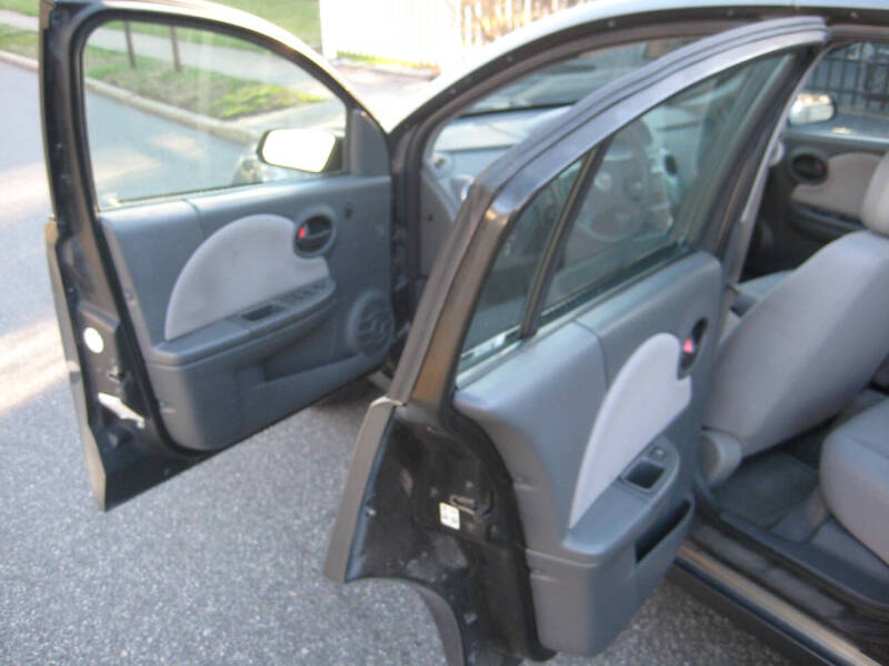 2005 Saturn Ion 2
