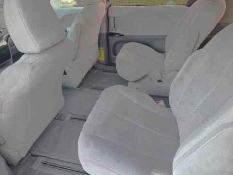 2013 Toyota Sienna L 7-Passenger