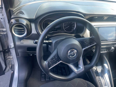 2019 Nissan Kicks S